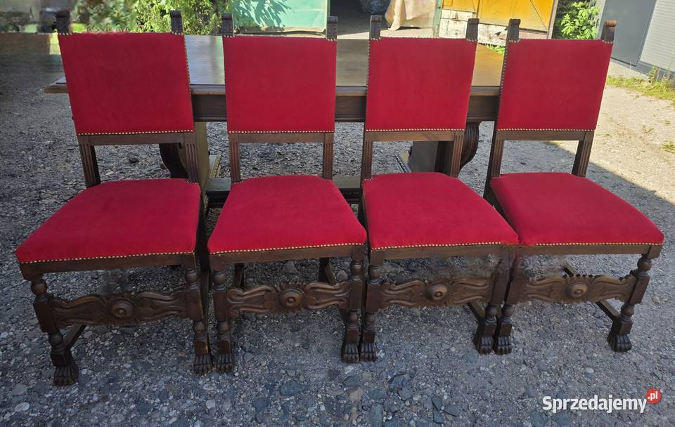 Włoski rzeźbiony stół na łapach z 4 krzesłami Meble Wałbrzych