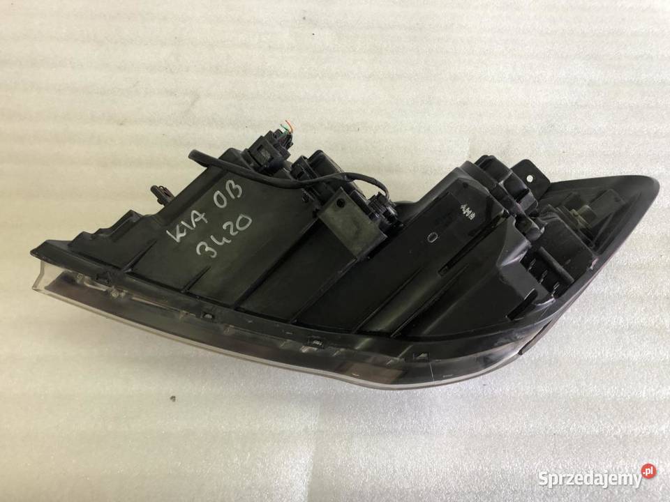 LAMPA PRAWY PRZÓD 921021H KIA CEED I LIFT ANG
