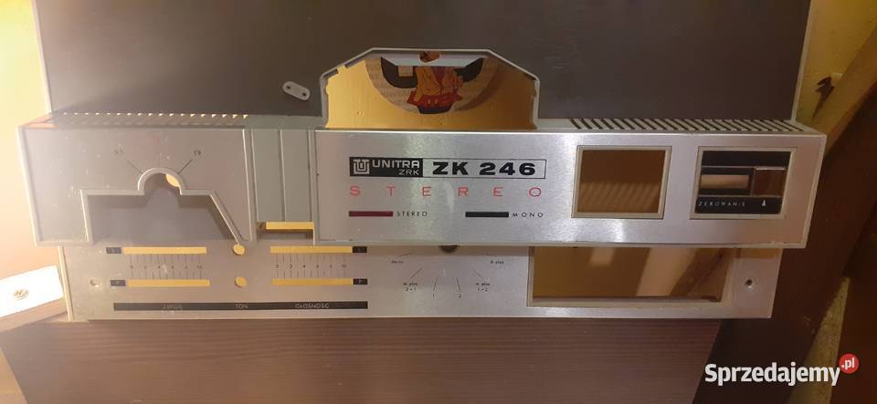 ZK 246 magnetofon