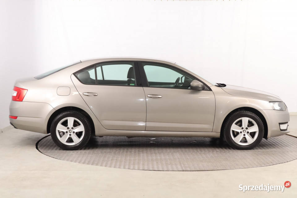 Skoda Octavia 12 TSI centralny zamek