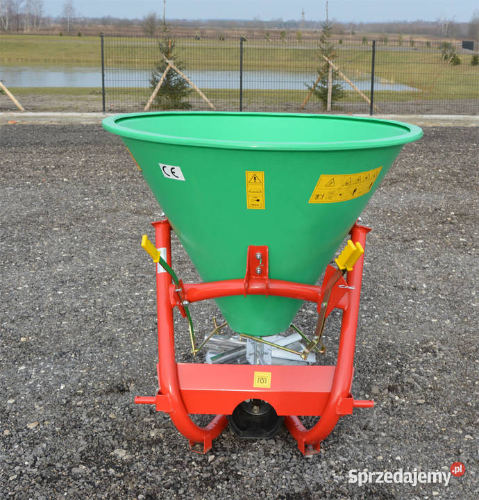 Rozsiewacz do nawozów Lejek Grassrol 300 litrów Wieluń