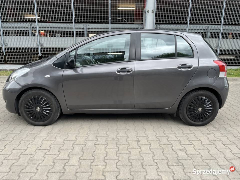 Toyota Yaris 13 benzyna 6 biegów Bezwypadkowy centralny zamek mazowieckie