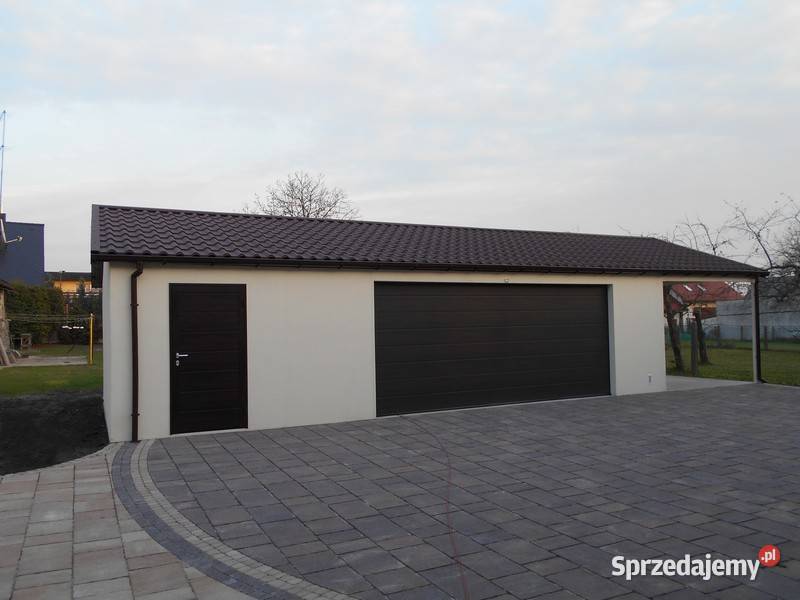 Garaż tynkowany z wiatą Kaczyce