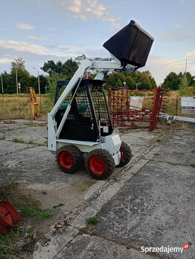 Ładowarka bobcat 331 z osprzętem