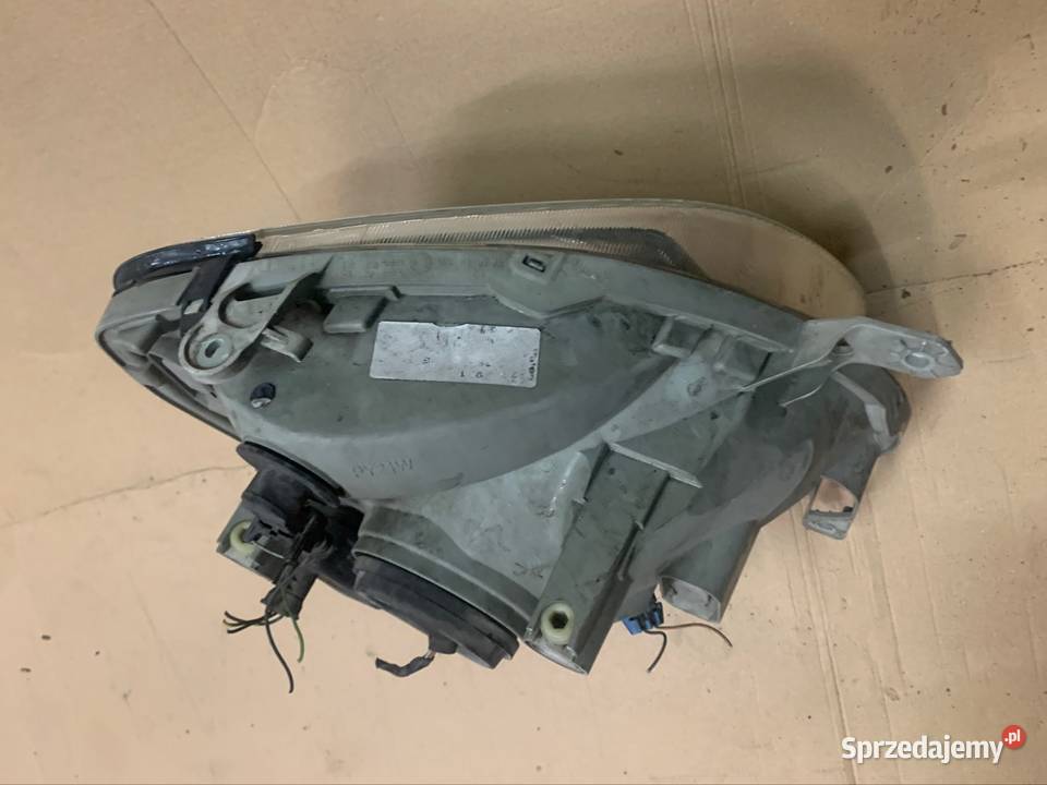 Reflektor lampa lewa przód przednia Suzuki wagon Lampy przednie Szczecin