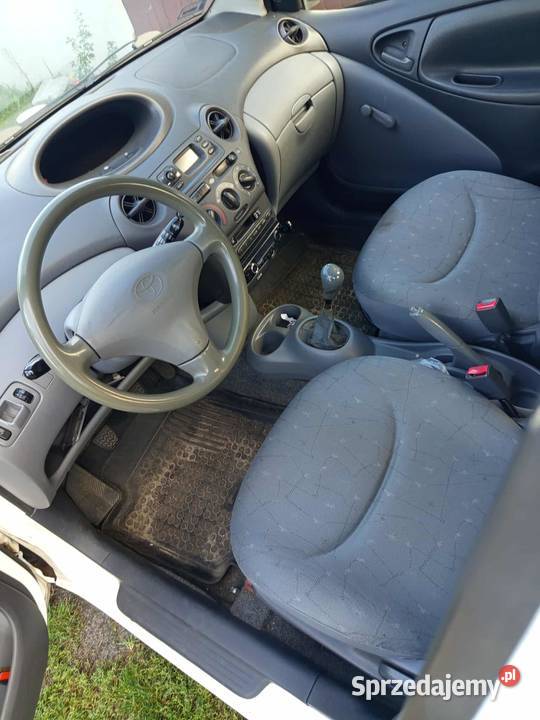 Toyota Yaris 10 4 cylindrowy Salon Polska Szczerców