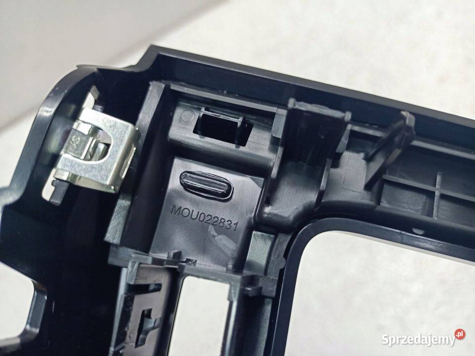 GNIAZDO USB PANEL ŁADOWARKI PEUGEOT 2008 II 20R