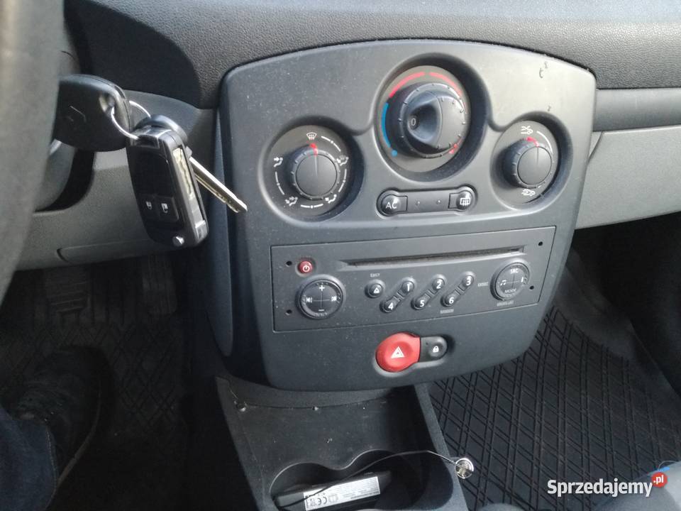 Renault Clio 2006 benzyna 1149 3 czerwony Renault Dębica sprzedam