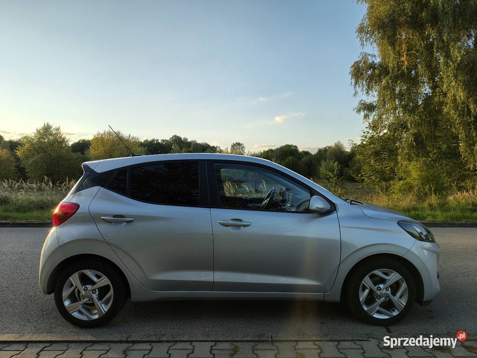 Podgrzewane fotele i kierownica CarPlay asystent pasa ruchu Chrzanów