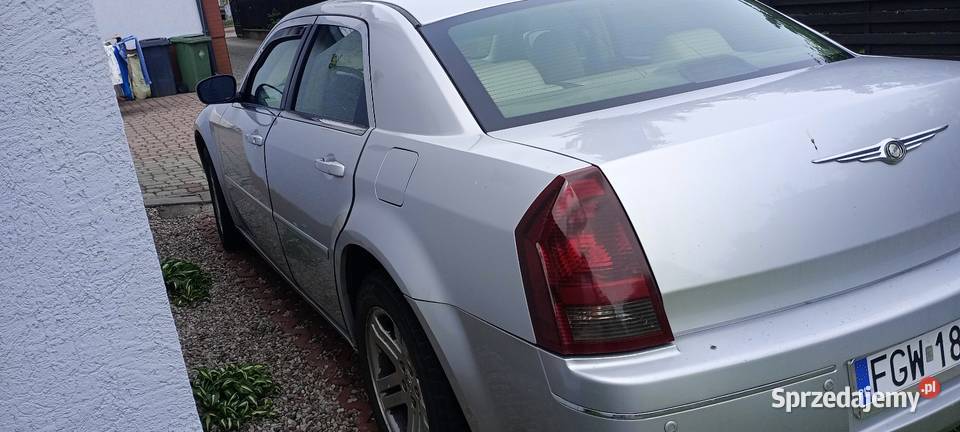 Chrysler 300C 35 LPGsrebrny Człuchów