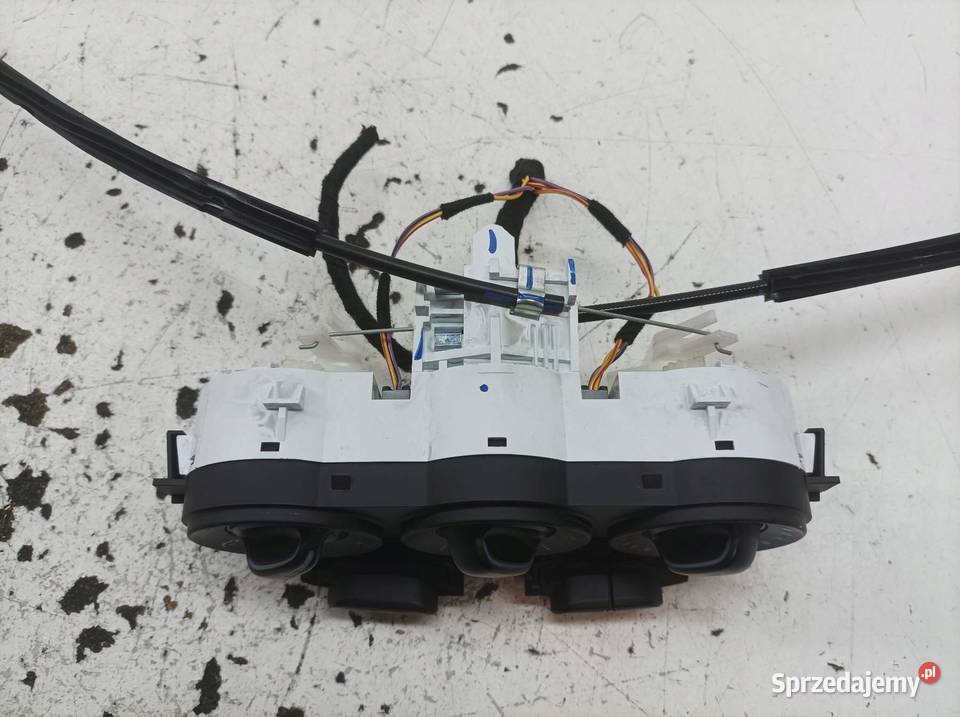 PANEL NAWIEWU Opel Corsa V 2014 E Rok produkcji 2017 świętokrzyskie