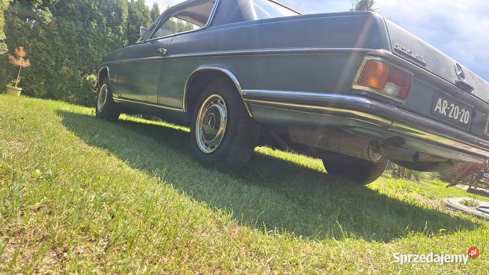 Zabytkowy mercedes w114 coupe klimatyzacja