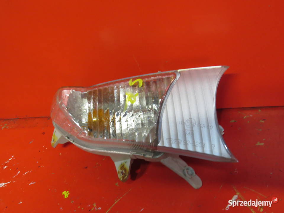 SUZUKI BURGMAN K7 200 125 150 kierunkowskaz