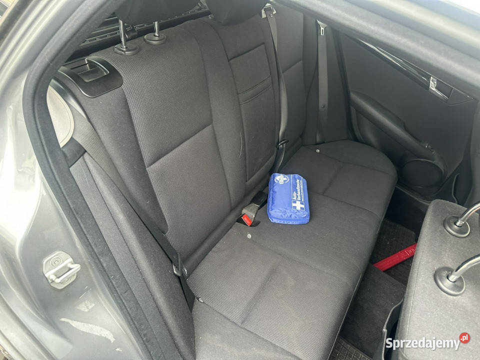 Mercedes C 180 Automat elektryczna klapa podgrz Rok produkcji 2010 Wejherowo