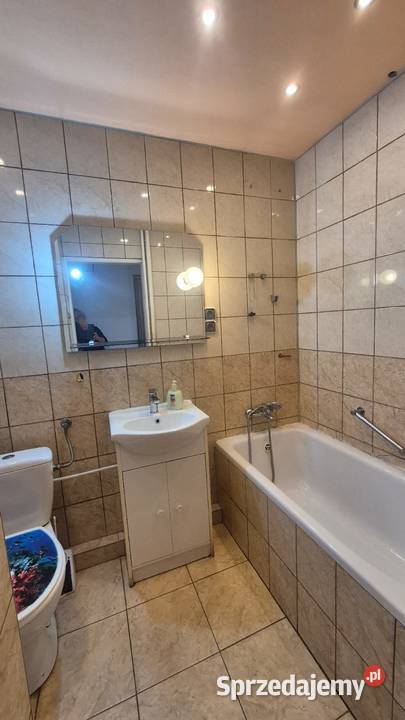 3pokojowe mieszkanie z balkonem na Zabobrzu piwnica Jelenia Góra sprzedam