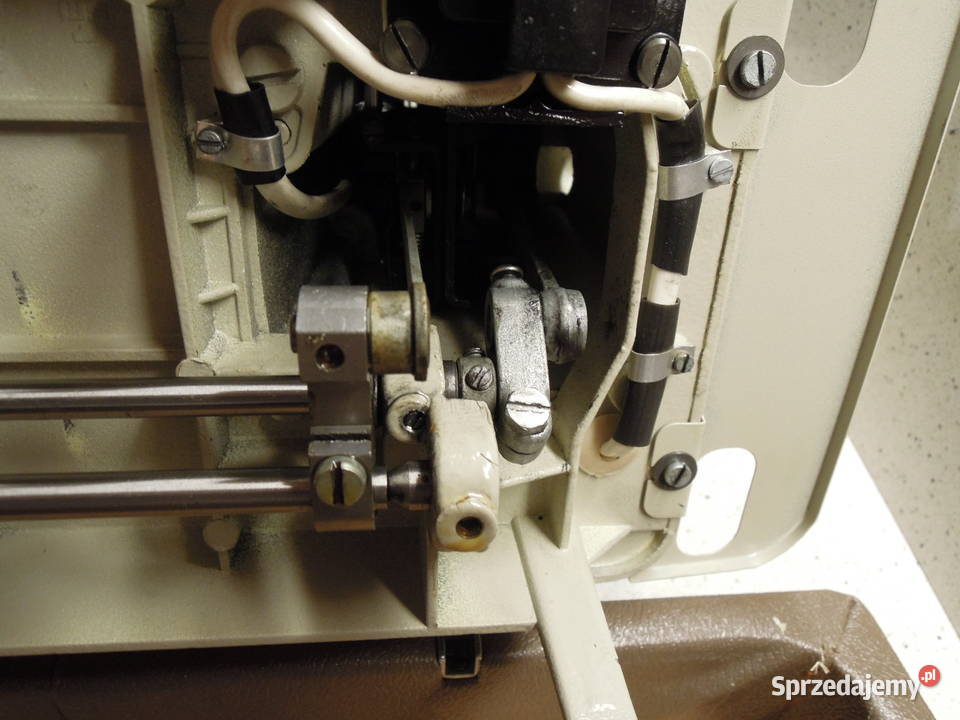 Maszyna do szycia ŁUCZNIK 466 walizkowa Toruń