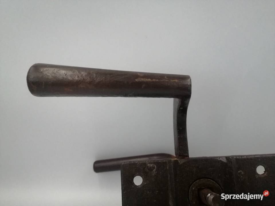 Stary zamek skrzynkowy