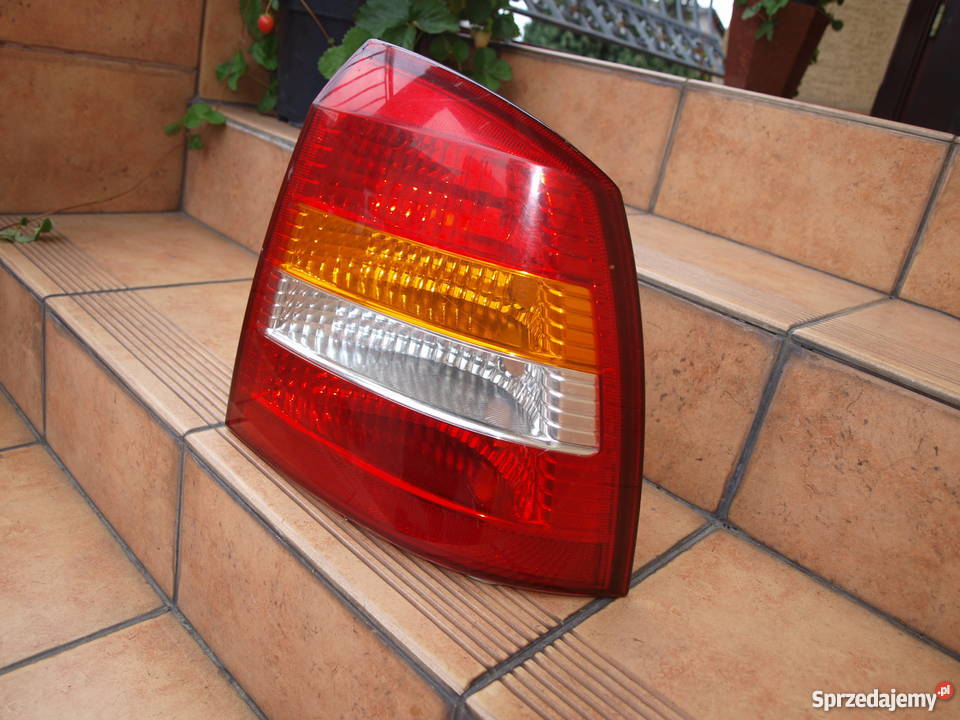 Opel Astra 2 lampa prawa tył 1998 2004r europa lampy tylne Kalisz