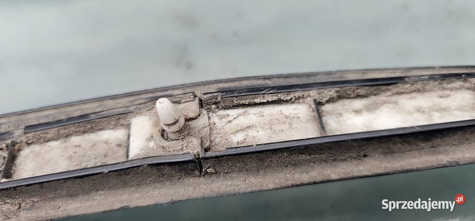 Listwa dolna błotnika mercedes w210 2106902662 osobowe Zbąszyń