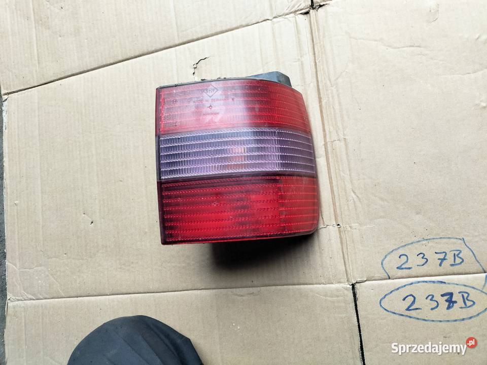 VW PASSAT B4 KOMBI LAMPA TYŁ TYLNA PRAWA lubelskie Kamień-Kolonia