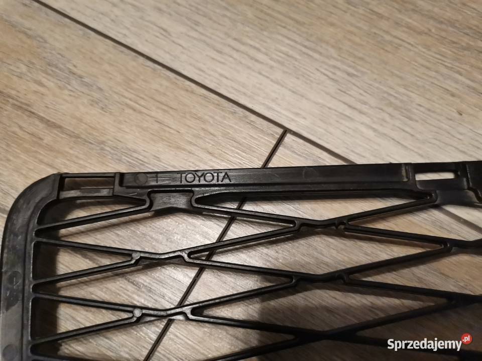 TOYOTA YARIS II KRATKA ZDERZAKA PRZÓD Karoseria sprzedam