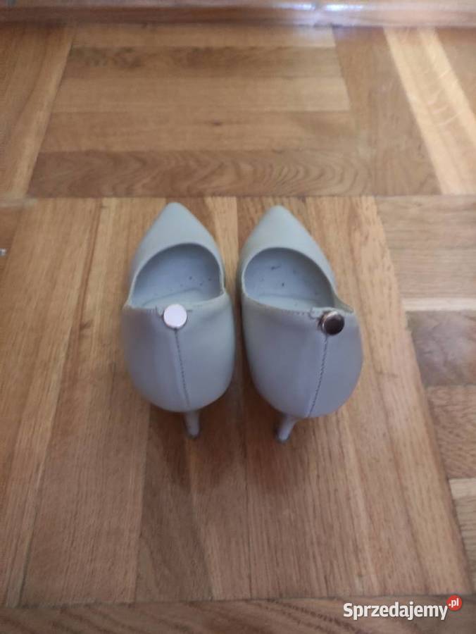 Sprzedam skórzane szpilki w kolorze beżowym inna Przasnysz sprzedam