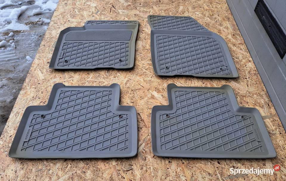 Dywaniki gumowe Volvo S40 V50 20042012 39807168 osobowe Mielęcin