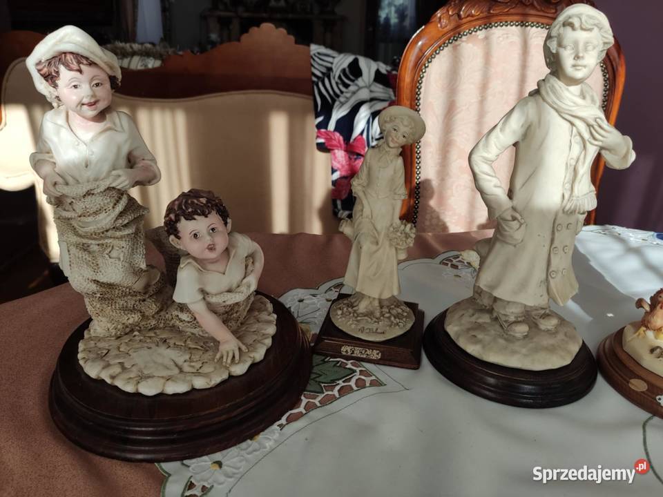 figurka figurki na drewnianej podstawie Gorzów Wielkopolski