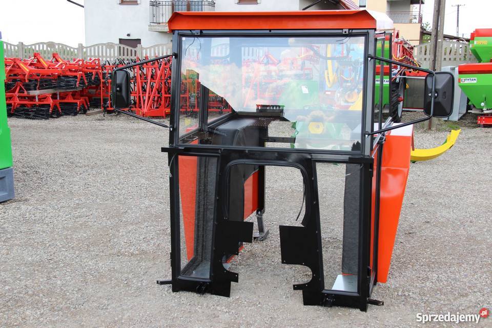 Kabina ciągnikowa do ciągnika MF 235 255 LUX z Rogóźno