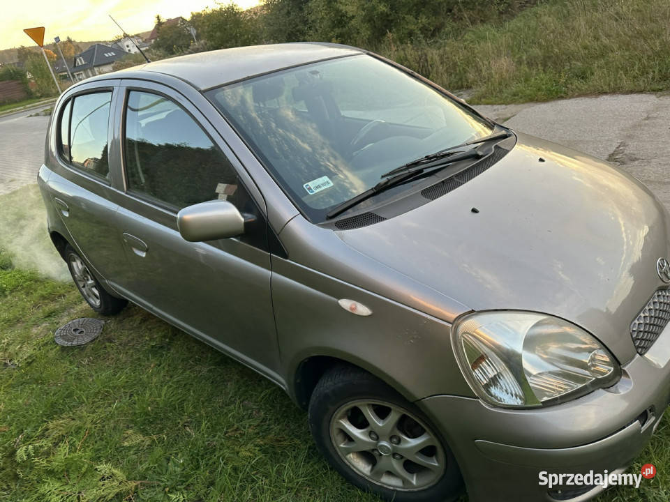 Toyota Yaris Polski salon liftingu 5 drzwi aluminiowe felgi Yaris