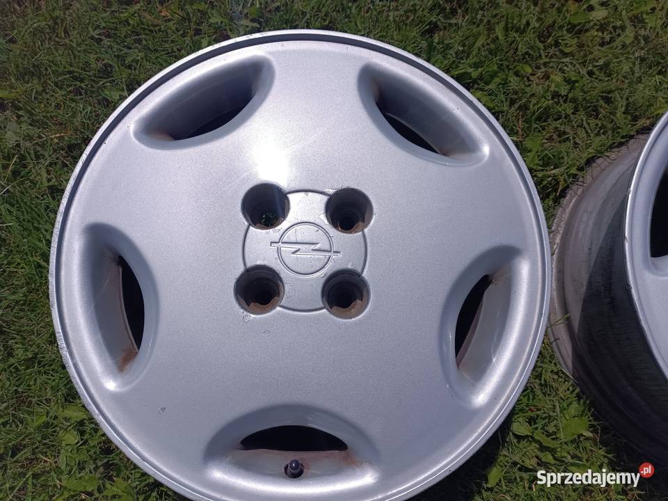 Felgi aluminiowe 4x100 15 Opel Astra GSI Vectra Buszkowo