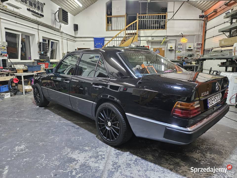 Mwrcedes Benz W 124 250 D stan kolekcjonerski