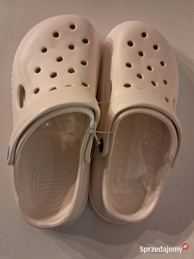 nowe kremowe klapki z przypinkami stich rozmiar Sandomierz