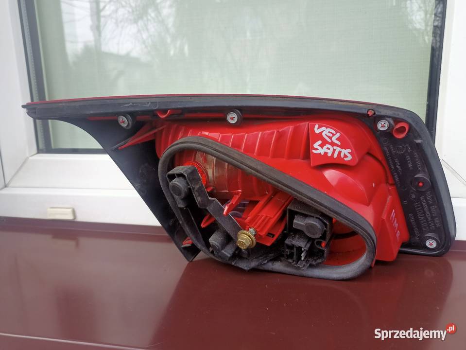 Renault Vel Satis lampa tył tylna prawa w klapę osobowe Części samochodowe Sieradz sprzedam
