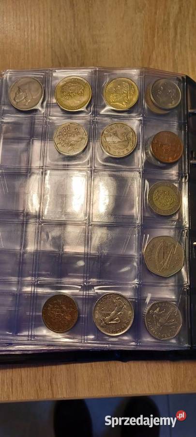 Europa dwa albumy z 458 monetami Kotlin sprzedam