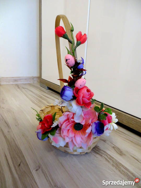 Koszyk wiklinowy ozdobiony na wielkanoc sprzedam