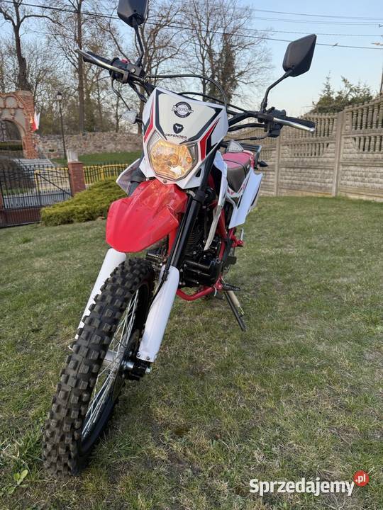 Cross Mikilon Defender 150cm3