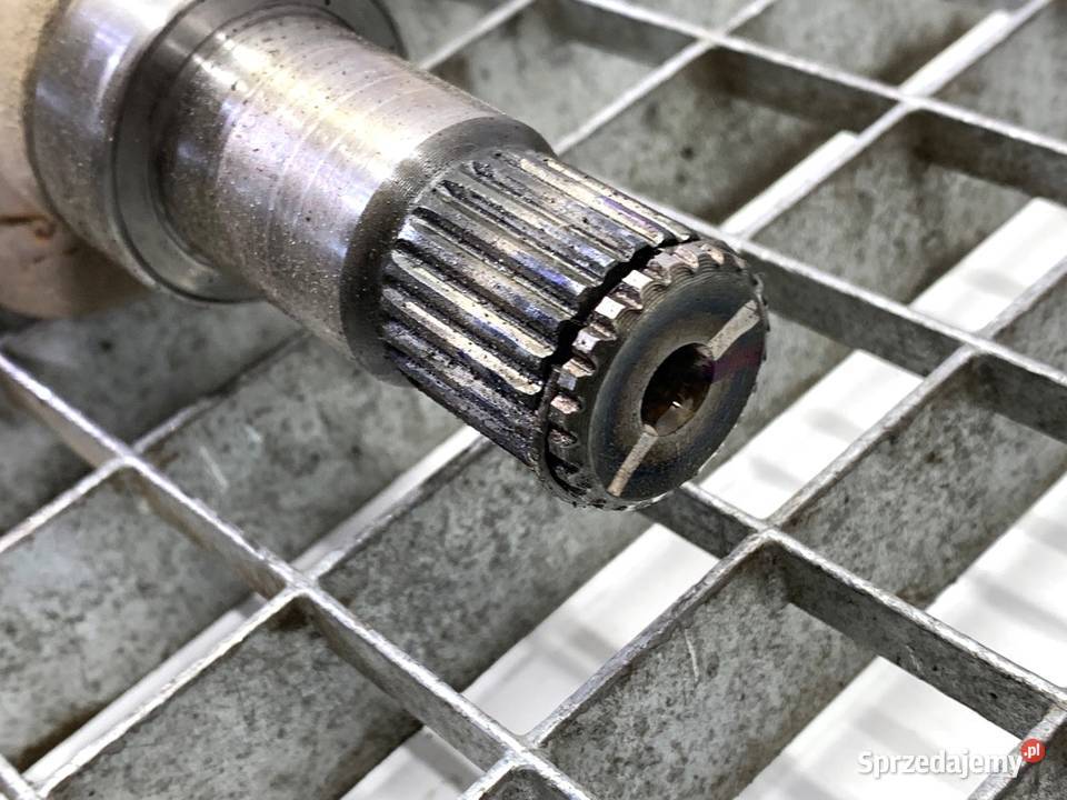 PÓŁOŚ LEWY PRZÓD FORD TRANSIT COURIER