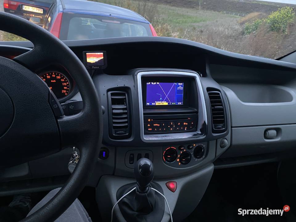 Renault Trafic 2010 310 t 25 3 osobowy paka Renault