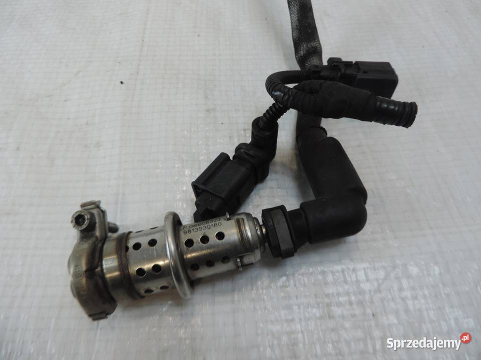 WTRYSKIWACZ 9813930180 OPEL CROSSLAND 15 CDTI