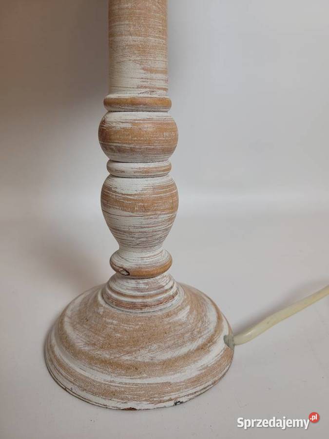 Lampka nocna z drewnianą podstawą Białogard