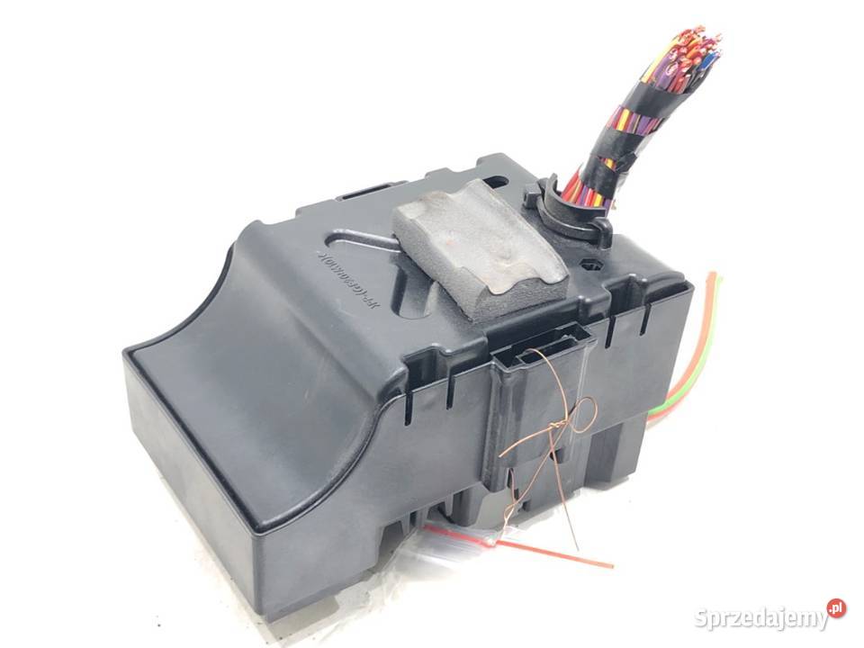 SKRZYNKA BEZPIECZNIKÓW OPEL CORSA E Hatchback 12 osobowe