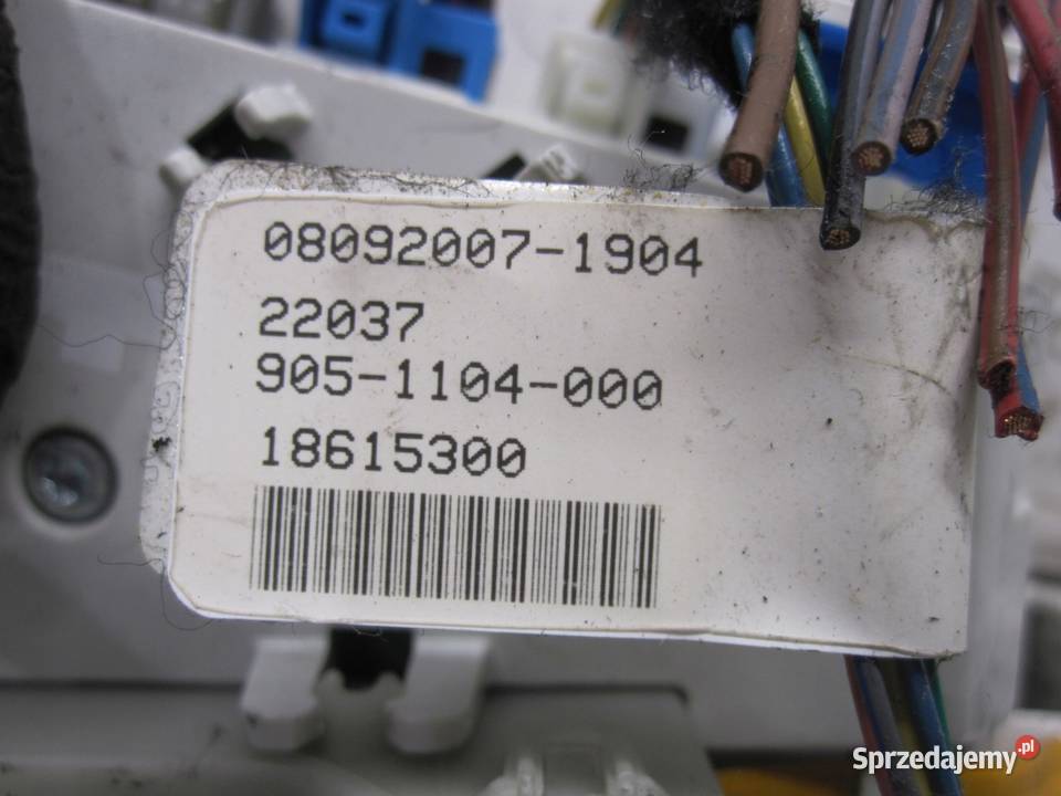 MERCEDES W204 07r lampka podsufitki A2048702758 osobowe Kielce