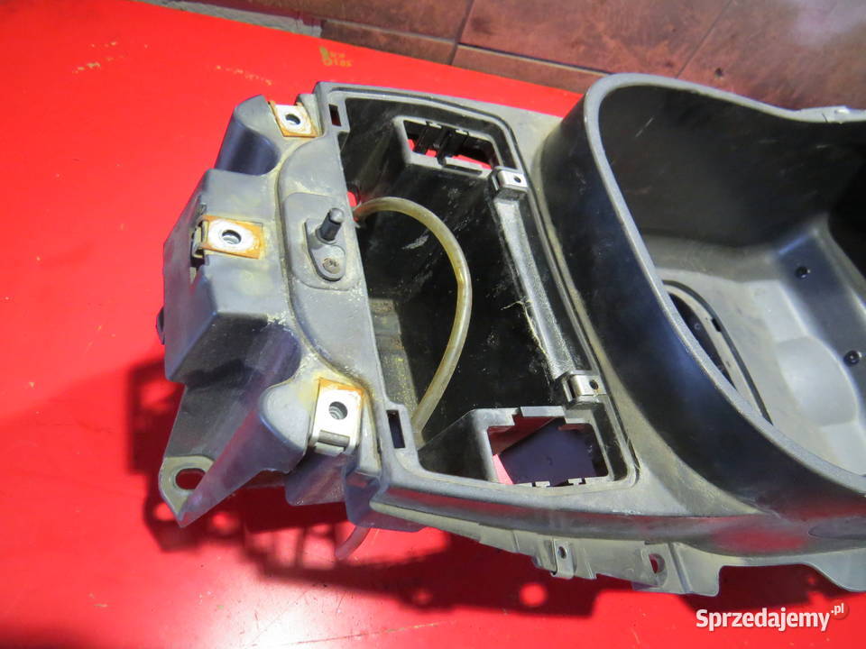 PIAGGIO X8 125 200 250 kufer schowek pod Warszawa