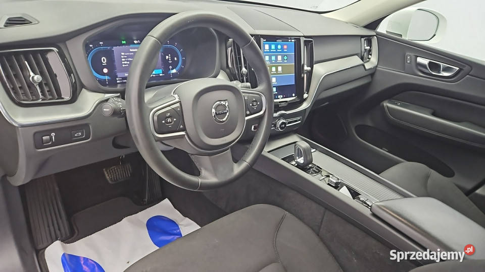 Volvo XC 60 B4 D Core aut Z Polskiego Salonu Warszawa
