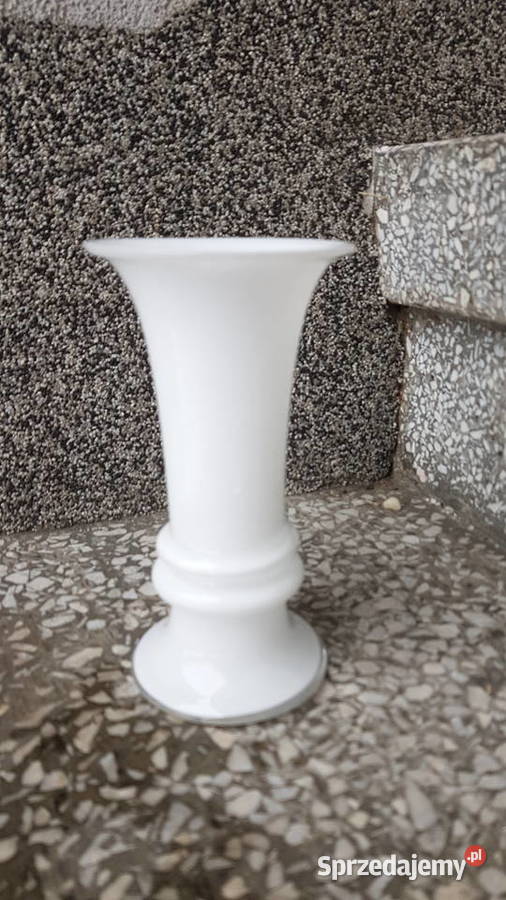 Wazonik świecznik z białego szkła Myszków