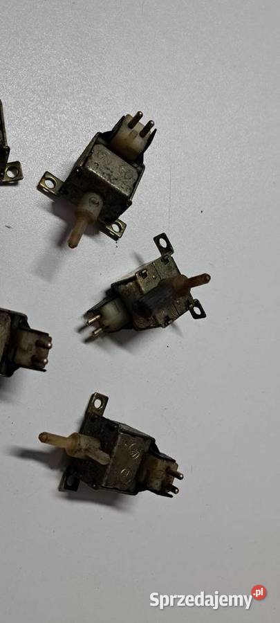 Zaworek podciśnienia Mercedes W123 Luzino sprzedam