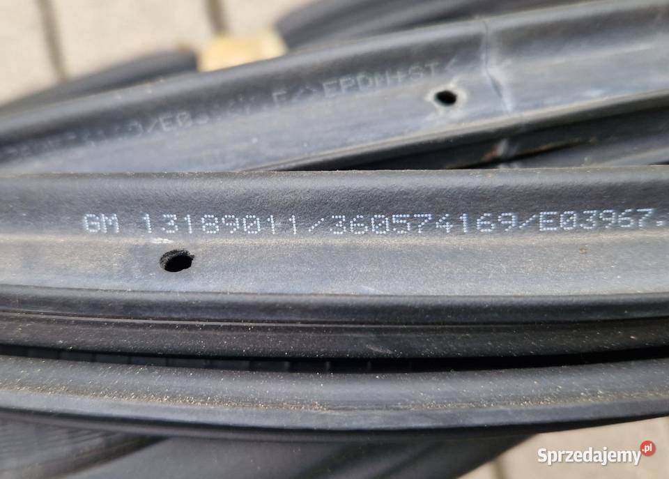 OPEL CORSA D 3D 3drzwiowa uszczelka drzwi lewa Bydgoszcz