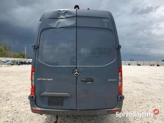 2019 Mercedes Sprinter 2500 32000 mil auto w