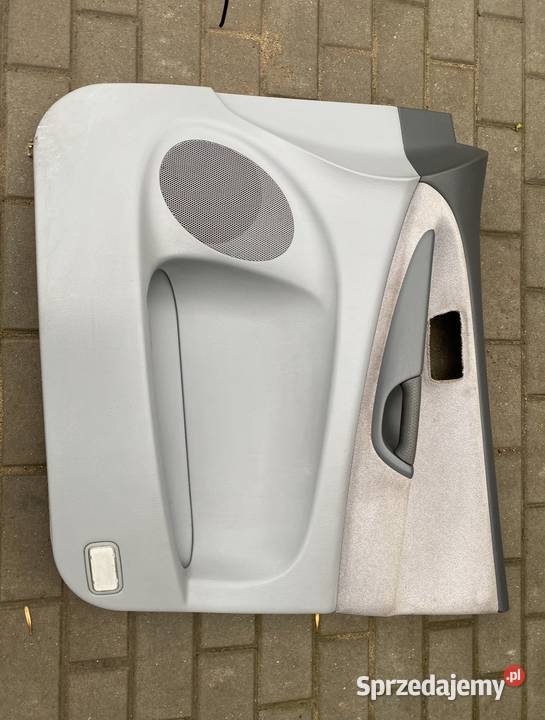 Boczki drzwi prawy lewy przód Toyota Previa Mogilno